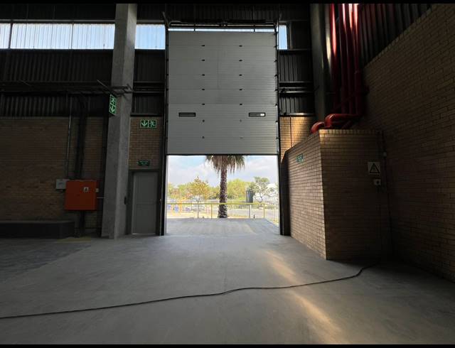 7,737M² WAREHOUSE TO LET IN SAMRAND BUSINESS PARK
